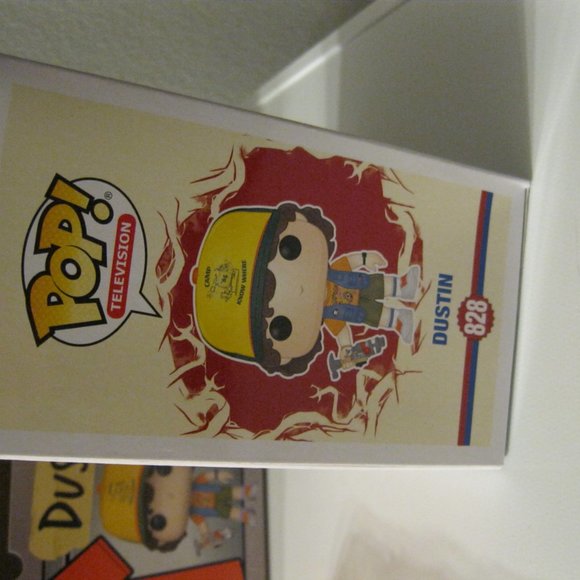 Funko Pop&Tee Stranger Things NIB - Picture 10 of 14